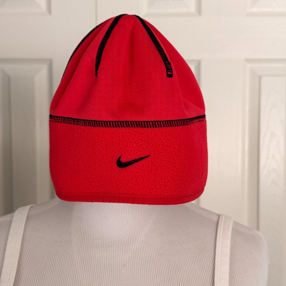 Nike Women's Fleece Beanie w/ Ponytail Opening | Pink | OS